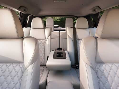 2023 Mitsubishi Outlander interior white leather seats